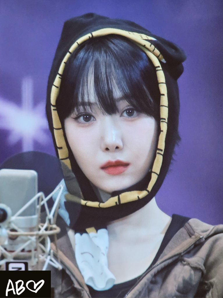 241111 아이돌 라디오
#여자친구 #VIVIZ #신비

내일 보자