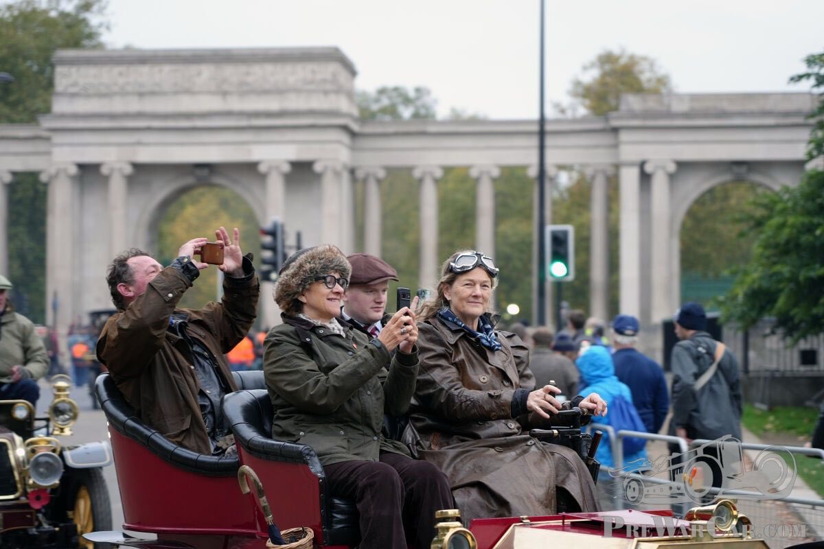 Car rally in the age of social media! <a href="/VeteranCarRun/">RM Sotheby’s London to Brighton Veteran Car Run</a>