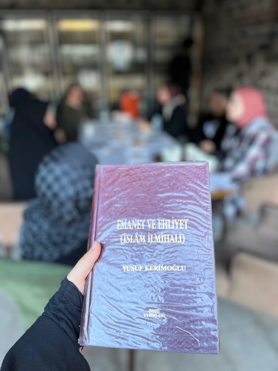 TÜGVA Bursa Üniversite Hanım Koordinatörlüğü olarak 9 Kasım 'da gerçekleştirmiş olduğumuz İlmihal dersimizde "Allah'a iman ve Vahyin iniş sebebi" konusunu işledik.Dersimize katılan arkadaşlara teşekkür ederiz. 😇🤍🌸

#tugvatr #tugvabursa #tugvaüniversite #KampüslerBizeEmanet 🚀