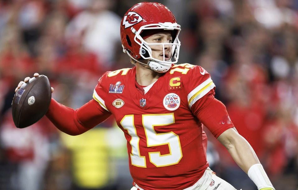 ImKyleMangum's tweet photo. Updated MVP Odds via DraftKings 

1. Lamar Jackson (+100)
2. Josh Allen (+350) 
3. Patrick Mahomes (+750) 
4. Jalen Hurts (+1200) 
5. Kyler Murray (+1500) 

Lamar’s 3rd MVP is basically locked in through 10 weeks. https://t.co/C5Rc5aXcXK