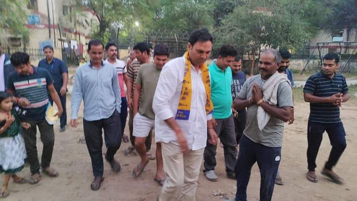 AjayDutt48's tweet photo. अम्बेडकर नगर की जनता की सुविधा हेतु वार्ड 166, पुष्प विहार सेक्टर-7 में सड़क का उद्घाटन किया गया!
हमारा लक्ष्य है कि हम अपने अम्बेडकर नगर को और अधिक विकसित करें और सभी के लिए बेहतर सुविधाएं प्रदान करें।
@ArvindKejriwal @AAPDelhi #pushpvihar #PhirLayengeKejriwal https://t.co/tZWH2Roh5c