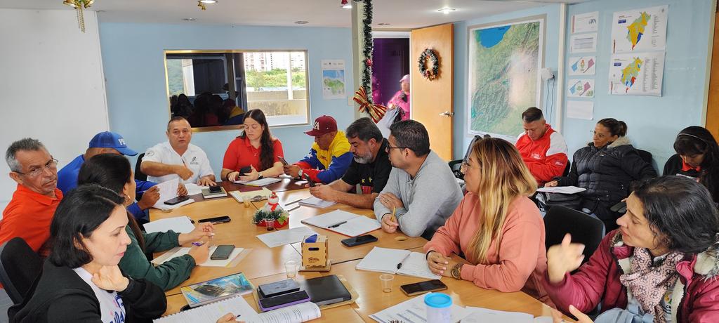 Seguimos avanzando en la gran Misión Alimentación, el día de hoy nos encontramos en la reunión semanal del Estado Mayor, apoyando desde @ESASA_Merida a la planificación, distribución y ejecutar las políticas de protección social alimentaria

<a href="/NicolasMaduro/">Nicolás Maduro</a>
<a href="/JEHYSONGUZMAN/">JEHYSON GUZMÁN</a>