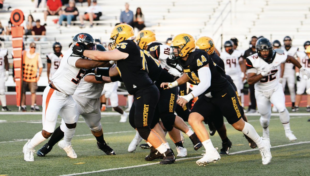 Class ‘22 <a href="/MahopacFB/">Coach DeMatteo</a> Alum <a href="/Adam10174/">Adam Montalvo</a> leads <a href="/BPort_Football/">Brockport Football</a> to 7-2 record this season w/ one BIG game to go! Brockport in “THE HUNT” for invitation to <a href="/d3football/">D3football.com</a> Playoffs!! Adam was asked to make the move from Center to Left Tackle and has done so seamlessly!!! #PACFBNextLevel