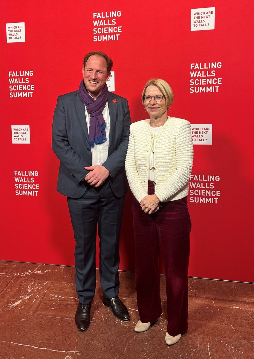 BotSchweizDE's tweet image. Abschluss der #BerlinScienceWeek mit vielen Denkanstössen. Danke an Dr. Andreas Kosmider und die @Falling_Walls Foundation für die Einladung zum Executive Table am @Falling_Walls #ScienceSummit24 über #Forschungsintegrität  – ein höchst aktuelles Thema!