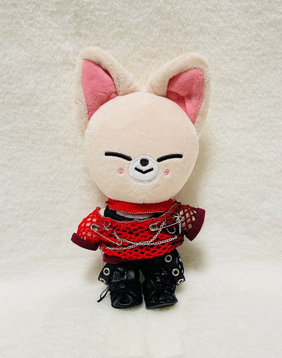 Kuyaeko1209's tweet photo. FoxI.Nyの衣装出来た
 #StrayKids
 #SKZOO
 #FoxINy https://t.co/lghObpjztl