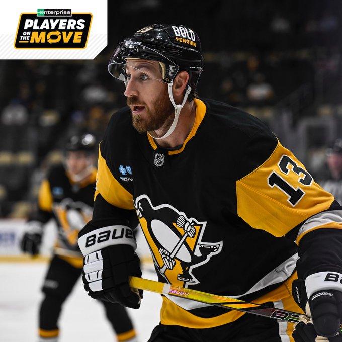 Kevin Hayes in a Penguins jersey.