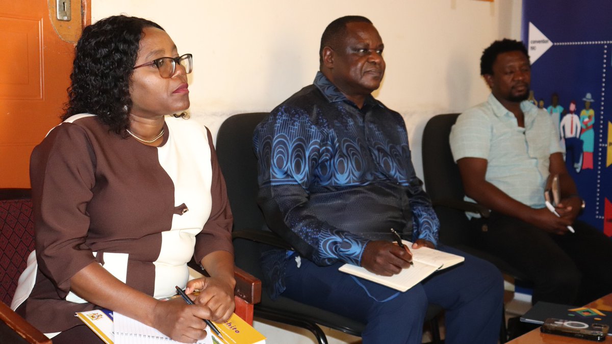 ilolusaka's tweet photo. .@ilolusaka Director Mr Wellington Chibebe has paid a courtesy call on #MCTU SG, Mr Madalitso Njolomole at his office in🇲🇼, urging leadership to participate in the operation of the #GlobalAcceleratoronJobsandSocialProtectionforJustTransitions to drive #sustainable development. https://t.co/vkdo0faiR1