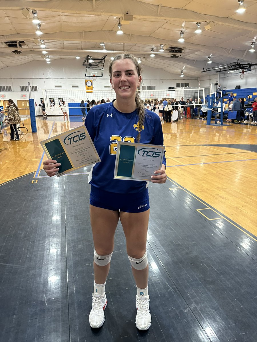 MarinMcGowan25's tweet photo. Last Thursday's semi-final state 🏐 game was my last. I ended my HS career w/ 802 kills (didn't play my soph yr so I could focus on pitching) & won 2 State Championships. 🏆 Ty 🏐 for a great run & memories I will cherish forever. #22out ✌🏼@coachbreneman @Brynne_Dordel https://t.co/JEvMlGr2yx