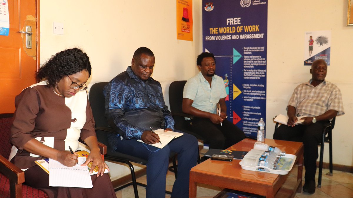ilolusaka's tweet photo. .@ilolusaka Director Mr Wellington Chibebe has paid a courtesy call on #MCTU SG, Mr Madalitso Njolomole at his office in🇲🇼, urging leadership to participate in the operation of the #GlobalAcceleratoronJobsandSocialProtectionforJustTransitions to drive #sustainable development. https://t.co/vkdo0faiR1