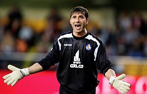 RubenVillegas79's tweet photo. El Getafe en 20 temporadas en Primera División en los #PremiosMARCA:
- 🧤 Pato Abbondanzieri ➡️ Trofeo Zamora (2006/07 con 30GE/36P).
- 🥸 José Bordalás ➡️ Trofeo Miguel Muñoz (2018/19)
- ⚽️ Borja Mayoral ➡️ Trofeo Zarra (2023/24 con 16G/27p).
Nada mal para no saber jugar 😉 https://t.co/vIZGIY5JFc