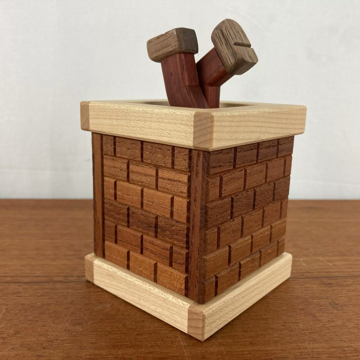 Looking for a unique, festive gift? 🎄 Check out the Clumsy Santa Japanese Secret Puzzle Box by Yasuaki Kikuchi! This quirky piece makes for a memorable holiday surprise. 🎁✨

Available now in our eBay shop! ebay.co.uk/itm/3263328513…

#christmasgiftideas #sustainablegifts