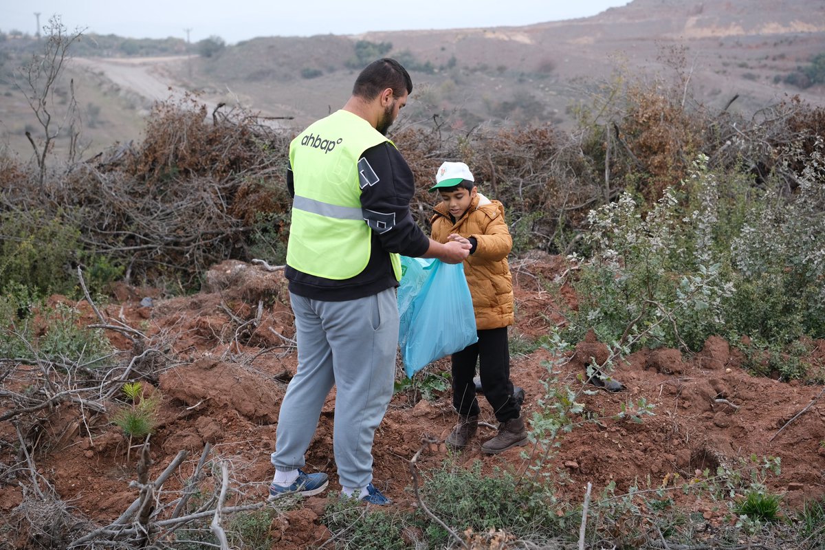 Bugün Millî Ağaçlandırma Günü kapsamında Gebze’deydik. Geleceğe nefes olacak ormanlar kurmak için birlikte çalıştık. 

Emeği geçen herkese teşekkürler! 💚