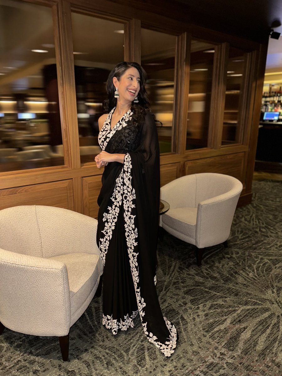 Anushka_Arora's tweet image. Last of the #Diwali2024 season! ❤️🖤 #hostduties #emcee #liveeventhost