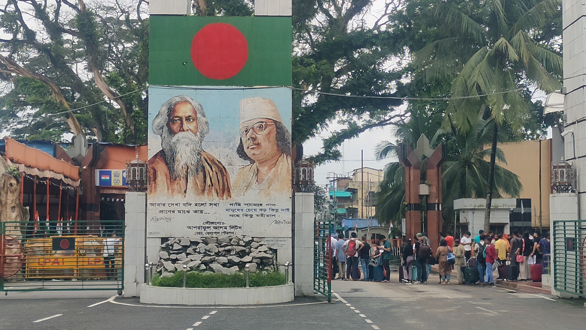 ভিসা জটিলতায় কমে গেছে ভারত গামী পাসপোর্ট যাত্রী