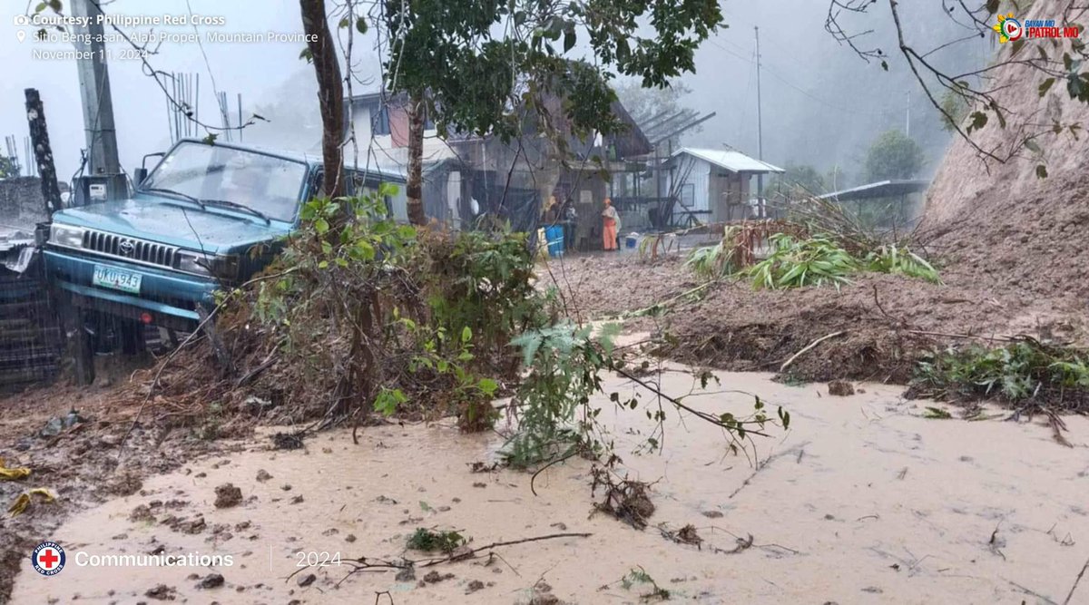 bayanmo's tweet image. Nagkaroon ng pocket #landslide sa Sitio Beng-asan, Alab Proper, #MountainProvince ngayong araw, Nobyembre 11. Walang naitalang nasaktan sa landslide ayon sa Philippine Red Cross.

#Bagyo 
#NikaPH
