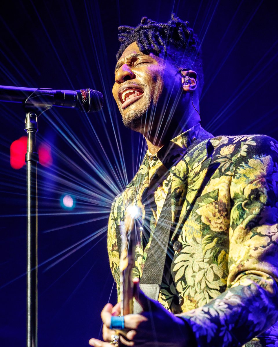 TabernacleATL's tweet image. Happy Birthday, @JonBatiste! 🎈🎹 Your music lights up our world, and today we celebrate you! Here’s to new adventures, more melodies, and endless joy.
📸: @alivecoverage