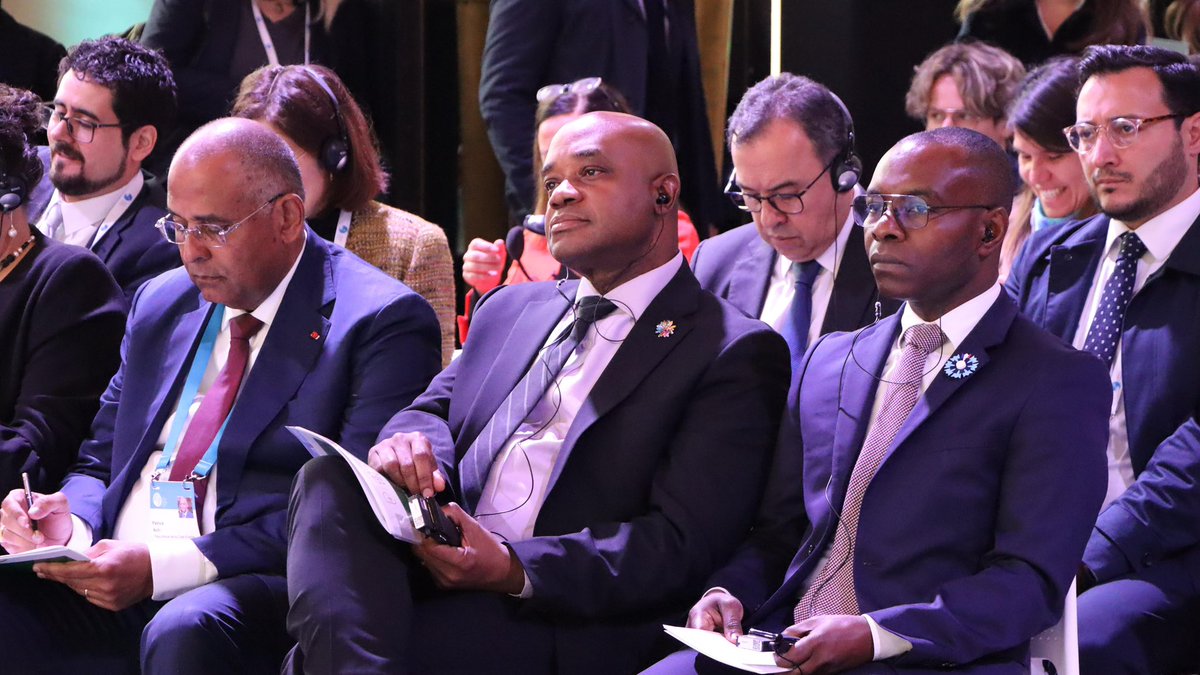 Luis Gilberto Murillo (@luisgmurillo) on Twitter photo Reformar el sistema financiero global es clave para salvar el planeta. Junto a <a href="/antoine_armand/">Antoine Armand</a>, <a href="/MathiasCormann/">Mathias Cormann</a>, <a href="/AlexiaLatortue/">Alexia Latortue</a> y <a href="/piera_tortora/">Piera Tortora</a>, participĂ© en el panel "De ParĂs a Sevilla: Progreso y Prioridades para la Reforma del Sistema Financiero Internacional".
Colombia Reformar el sistema financiero global es clave para salvar el planeta. Junto a <a href="/antoine_armand/">Antoine Armand</a>, <a href="/MathiasCormann/">Mathias Cormann</a>, <a href="/AlexiaLatortue/">Alexia Latortue</a> y <a href="/piera_tortora/">Piera Tortora</a>, participĂ© en el panel "De ParĂs a Sevilla: Progreso y Prioridades para la Reforma del Sistema Financiero Internacional".
Colombia