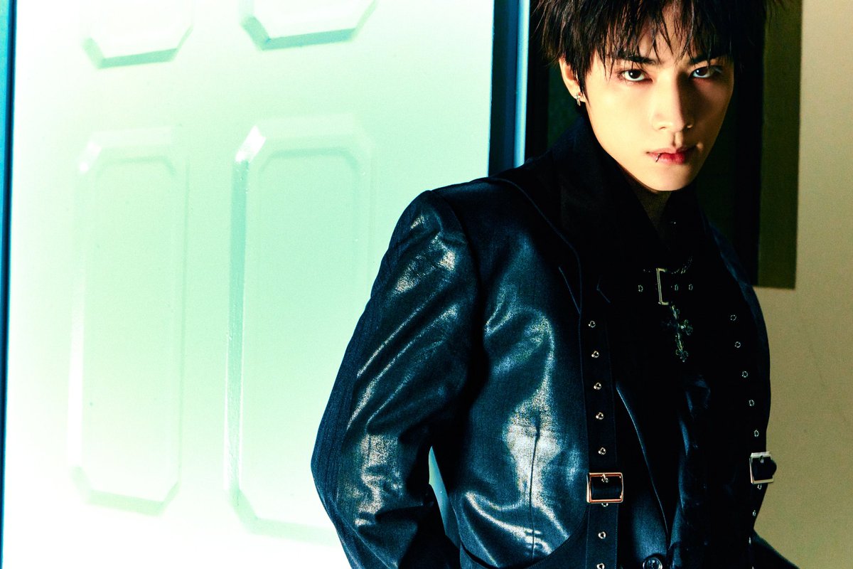 WayV The 6th Mini Album ‘FREQUENCY’ Image Teaser 1 #XIAOJUN 

【FREQUENCY - The 6th Mini Album】 
➫ 2024.11.25 (CST/KST)

🖐️Pre-Release ‘HIGH FIVE’
➫ 2024.11.19 (CST/KST)

💿Pre-order
wayv.lnk.to/frequency

#WayV #威神V #FREQUENCY
#WayV_FREQUENCY_MoodSampler