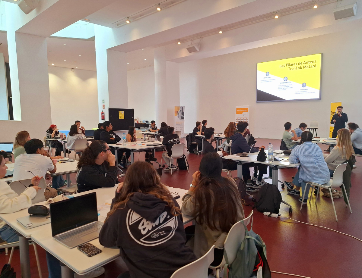 TecnoCampus's tweet image. 🔙 El cap de setmana passat vam donar la distribució dels equips 🫂 que participaran a la #TecnoChallenge del cap de setmana que ve, i la selecció dels reptes AntenaTrenLab, #WhiteJacket i Moodest.

Ens veiem aquest cap de setmana amb la resolució d&apos;aquests reptes reals 👀⌛