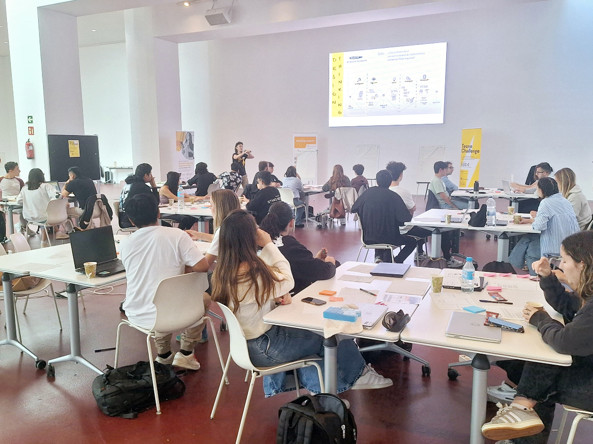 TecnoCampus's tweet image. 🔙 El cap de setmana passat vam donar la distribució dels equips 🫂 que participaran a la #TecnoChallenge del cap de setmana que ve, i la selecció dels reptes AntenaTrenLab, #WhiteJacket i Moodest.

Ens veiem aquest cap de setmana amb la resolució d&apos;aquests reptes reals 👀⌛