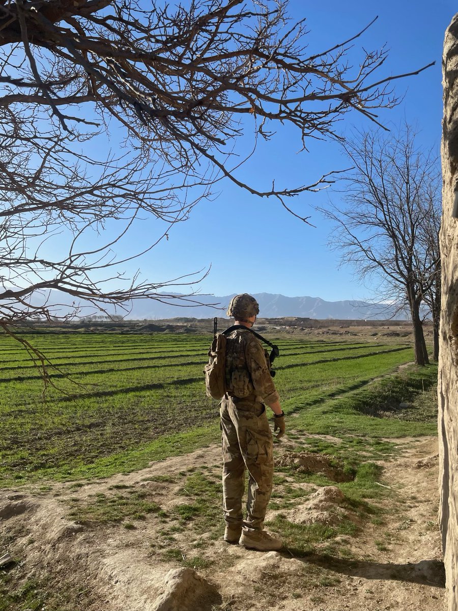 THANK YOU to all who have served 🇺🇸 

&amp; a special thank you to my dad, both grandfathers and boyfriend ♥️ 

#VeteransDay