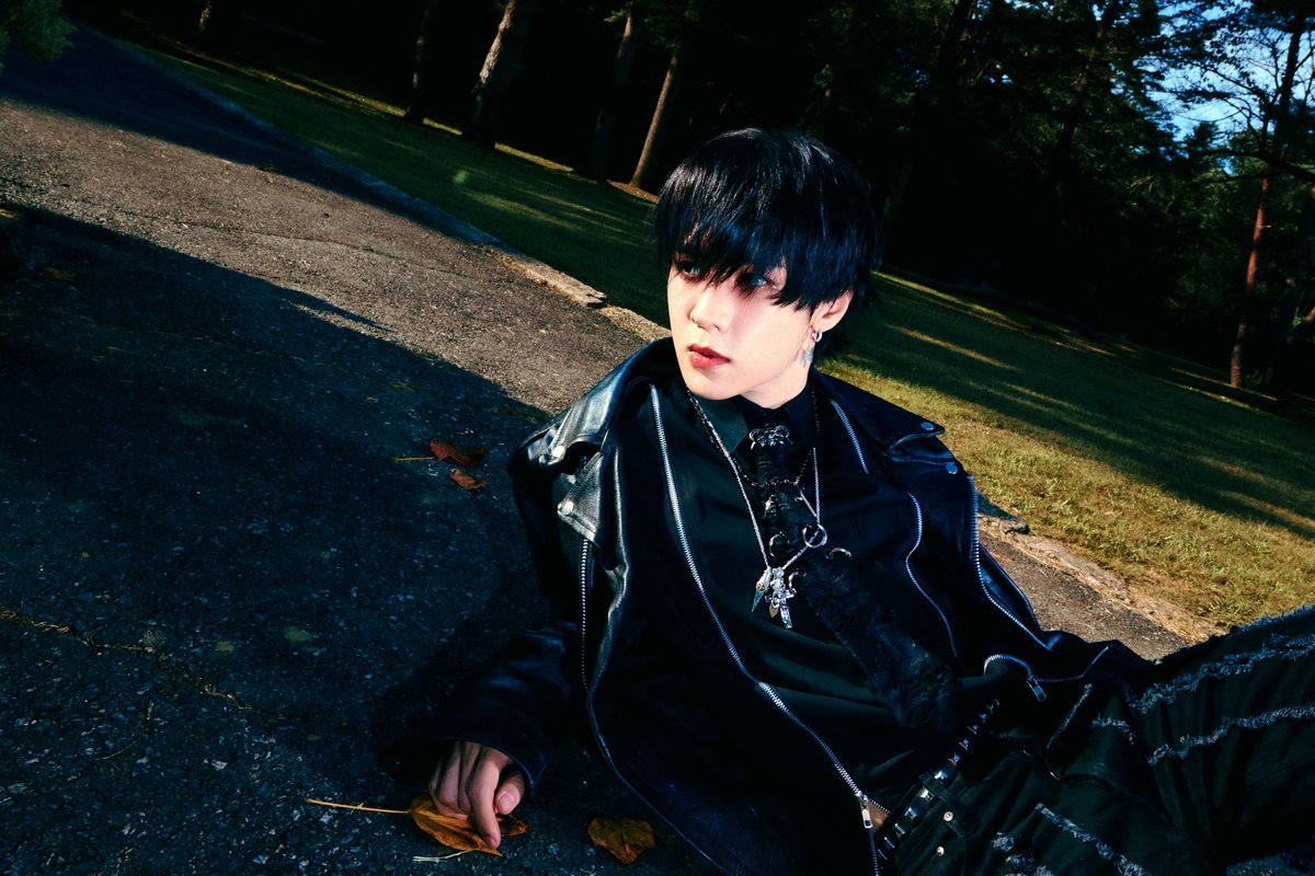 WayV The 6th Mini Album ‘FREQUENCY’ Image Teaser 1 #KUN

【FREQUENCY - The 6th Mini Album】 
➫ 2024.11.25 (CST/KST)

🖐️Pre-Release ‘HIGH FIVE’
➫ 2024.11.19 (CST/KST)

💿Pre-order
wayv.lnk.to/frequency

#WayV #威神V #FREQUENCY
#WayV_FREQUENCY