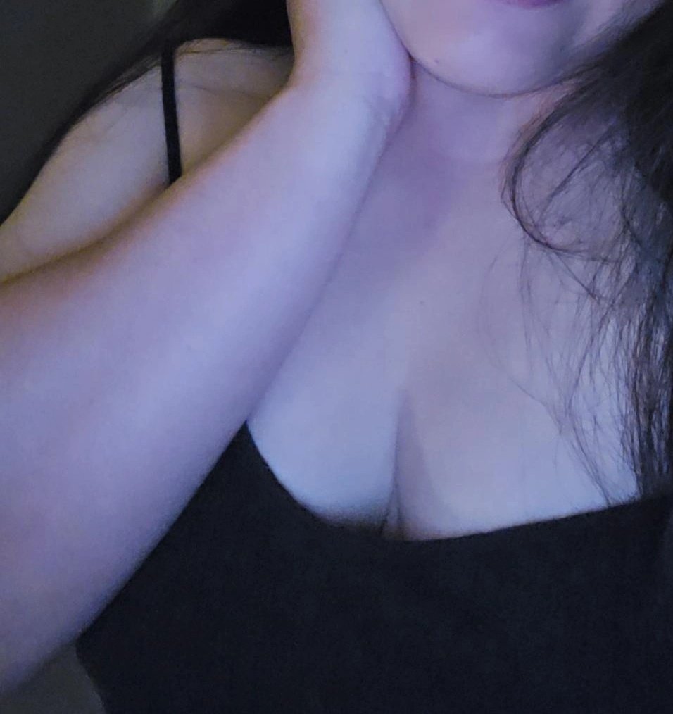 ช่วยใจดีกับหนูหน่อยได้ไหม? ทำงานเหนื่อยมากๆแล้วอ้ะ อยากมีคนมาคอยเติมกำลังใจให้จัง

#เลสเบี้ยน #เลส #เลสเบี้ยนนัด #เลสเบี้ยนนัดเย็ด #เลสเบี้ยนหื่น