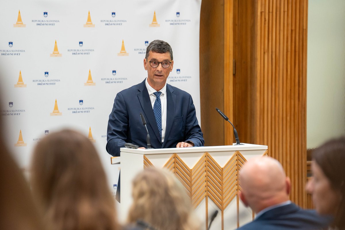 Državni svet tweet media