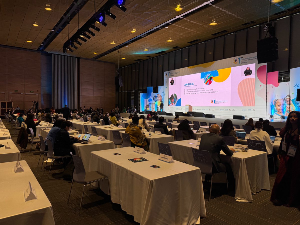 JoiningForcesSV's tweet image. 🌍✋ El 7 y 8 de noviembre, como Alianza Joining Forces, participamos en la 1ra Conferencia Ministerial para Poner Fin a la Violencia contra la Niñez. Se destacó la necesidad de entornos seguros y acceso universal a servicios que promuevan el bienestar infantil.​
​
#JoiningForces