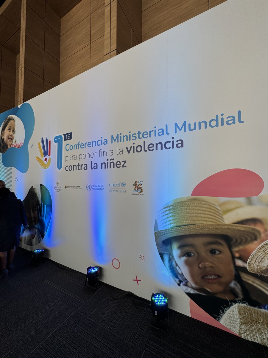 JoiningForcesSV's tweet image. 🌍✋ El 7 y 8 de noviembre, como Alianza Joining Forces, participamos en la 1ra Conferencia Ministerial para Poner Fin a la Violencia contra la Niñez. Se destacó la necesidad de entornos seguros y acceso universal a servicios que promuevan el bienestar infantil.​
​
#JoiningForces