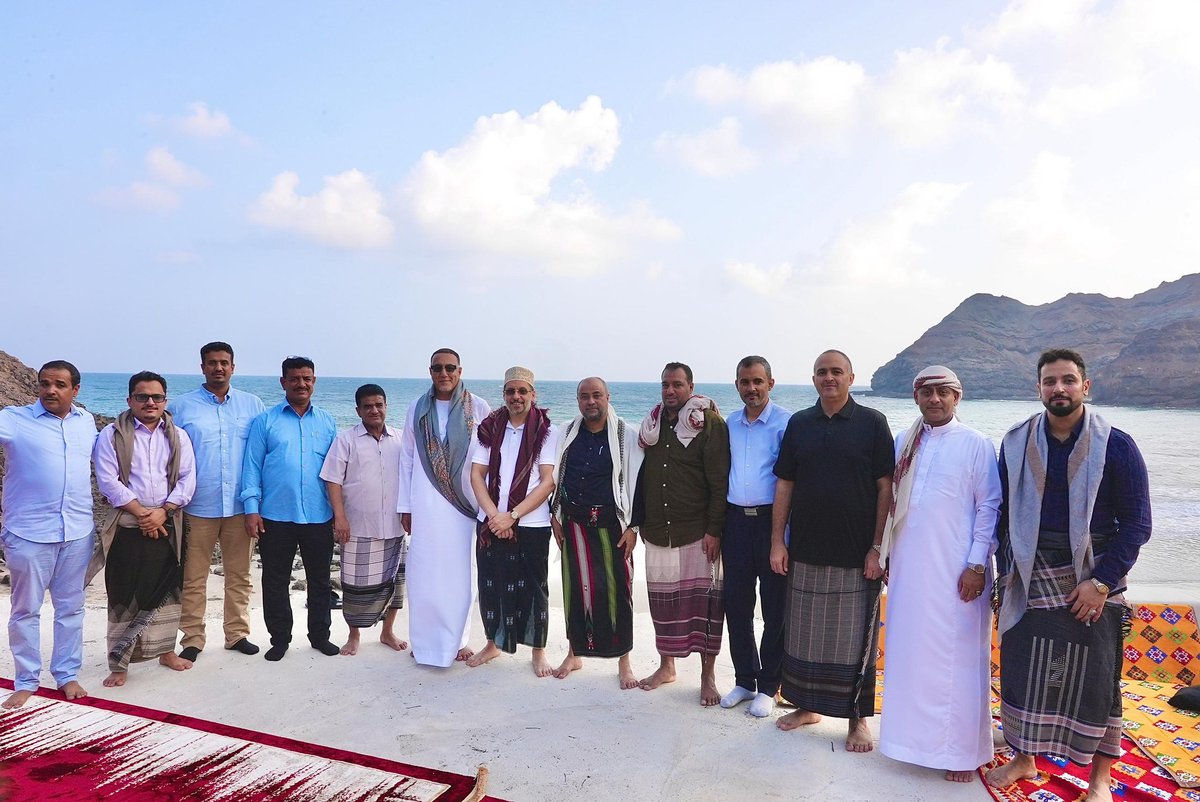tunajibu's tweet photo. Paid a courtesy visit to #Yemen PM H.E  @BinmubarakAhmed together with members of  cabinet; Hon. Said Shimasy (Petroleum), Hon. Salim Breiki (Finance), Hon. Tariq Alakbari (Education). It's always great to meet with the Yemeni leadership &amp; wish them success &amp; prosperity https://t.co/e80oDNdyLB