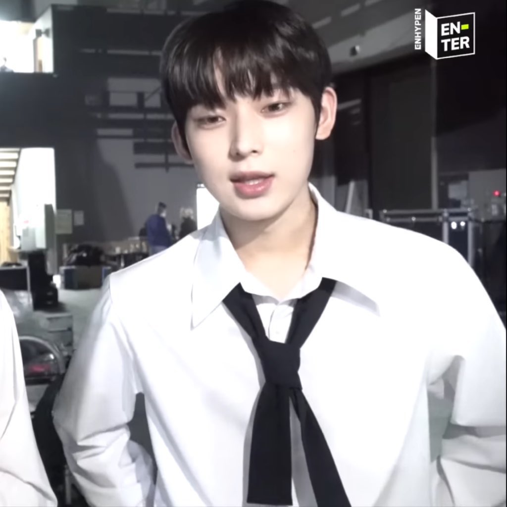 tteonsunoo's tweet photo. 이건아니야.... https://t.co/hiZEcxRUrm