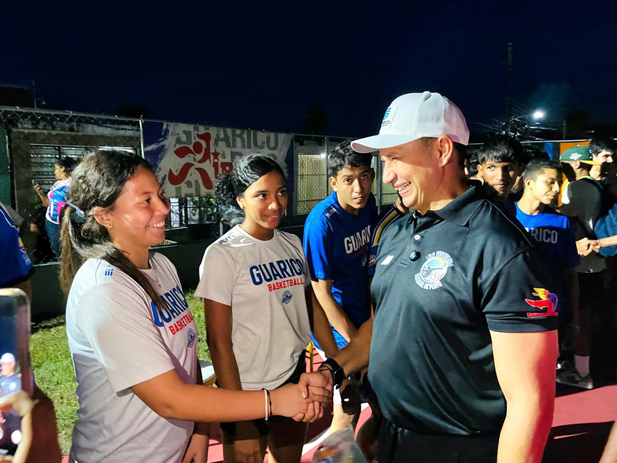 Cumpliendo promesas para la masificación deportiva, entregamos cancha deportiva “El Parque” en el sector 2 de Banco Obrero, en nuestro municipio Juan Germán Roscio Nieves. Es el espacio #33 en ser rehabilitado a través del Plan 39.