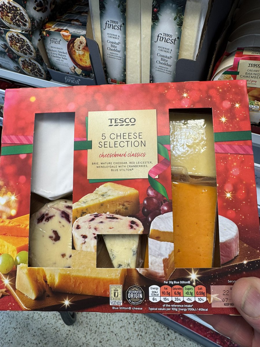 Oh dear! <a href="/tesco/">Tesco</a> had their usual rubbish cheese selection created for those who feel that they really should have cheese on Christmas Day but they don’t actually enjoy eating cheese. This is not cheese worthy of your hard earned cash!