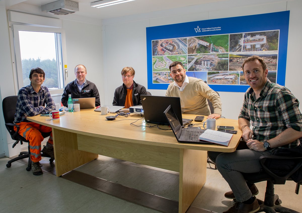 DigiChecks's tweet image. 📢 @DigiChecks participated at a workshop about the Pilot 1: the dualling of a section of the A465 – Section 5 &amp;amp; 6 from Dowlais Top to Hirwaun in Wales (UK).

💡Our coordinator @ConstruccionFcc and @tacp_uk attended in person.

More info about the pilot⬇️

digichecks.eu/pilot-1/