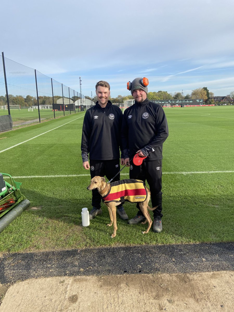 TheCaulfieldWay's tweet photo. It’s not really an “International Break” as things still have to be immaculate, and they are, just ask Finchy and Rocket, who are part of a great team, and another golden five minutes today #invisiblehours https://t.co/T8w5xPI8sC