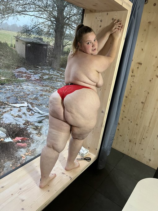 Bootyass Girl - 1 pic. 😈❤️ red is just mine ❤️😈 https://t.co/GNqFxMptL4