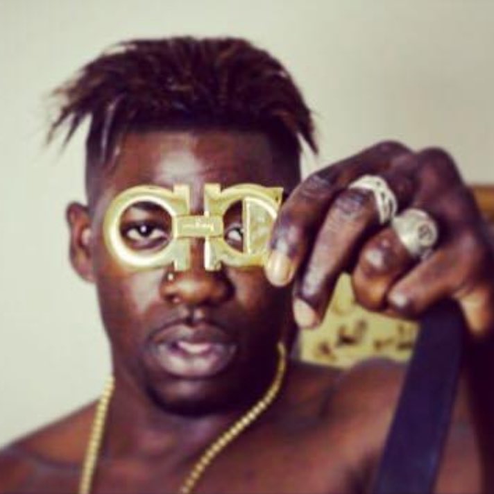 La Dictature. tweet media