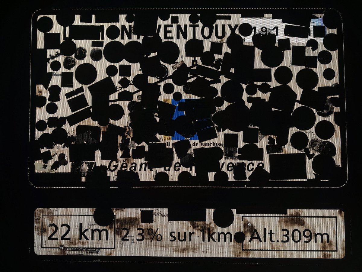 Ciclistes&amp;motoristes!

La moda de posar enganxines del vostre club als senyals d'inici o final de port l'acabareu?

Valoreu la mala imatge q doneu alguns al vostre col·lectiu, si us plau.

📸 feta Bedoin, al peu del Mont Ventoux de nit i amb flash pq es vegi més el desastre.