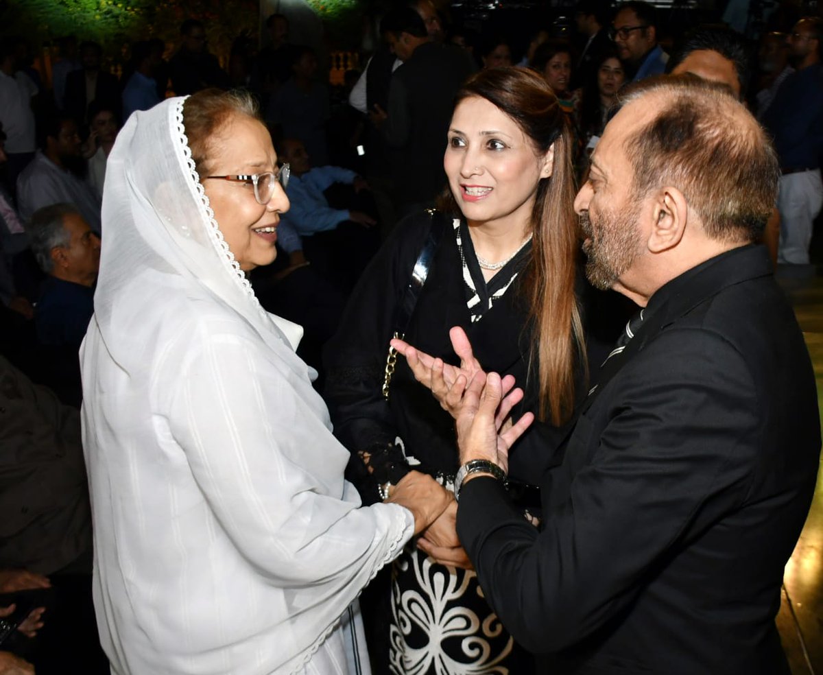 noorjahan110's tweet image. چیئرمین 
@MQMPKOfficial 
و وفاقی وزیر تعلیم سائنس اینڈ ٹیکنالوجی ڈاکٹر خالد مقبول صدیقی کی کاوشوں سے پاکستان انسٹیٹیوٹ آف فیشن اینڈ ڈیزائن
#PIFD
 کراچی چیپٹر کی افتتاحی تقریب
@allaboutmqm #MQMPakistan @ZahidMansori