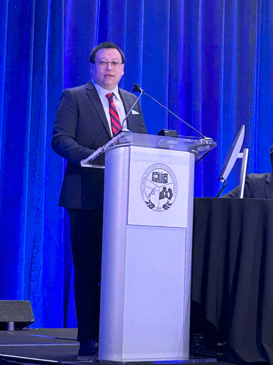 CreightonPath's tweet photo. Congratulations to @ShuaiLiMDPhD, mentored by Dr. Siref, for his outstanding work at the ASDP 61st meeting! Dr. Li was selected for an 10-min oral presentation and presented a poster, too. We are so proud of our residentsβ accomplishments! #ASDP @CreightonGme #PathTwitter #PathX https://t.co/18heLClJrE
