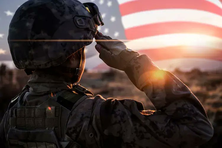 Let's honor the over 18 million veterans in the U.S. Many face significant challenges, including homelessness and mental health issues. 🇺🇸 Take a moment to thank a veteran, post your support, and learn how you can truly make a difference in their lives. 
hubs.la/Q02XHM8Y0