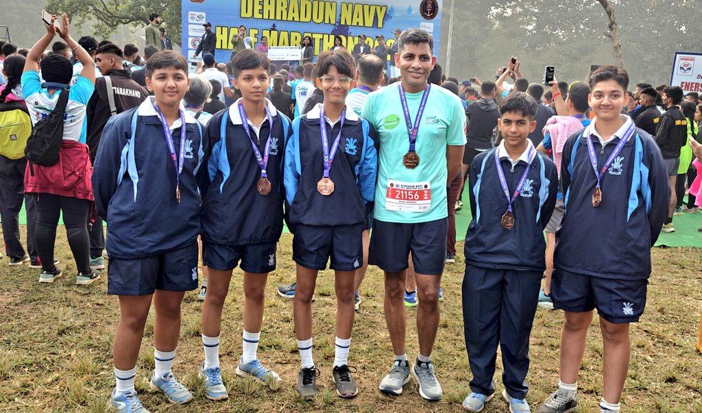 PRODefDehradun's tweet photo. An incredible show of enthusiasm and stamina by #RIMC cadets at the Dehradun #NavyHalfMarathon.

58 cadets of #TeamRIMC, led by the  Commandant, Trg Officer &amp; faculty members, displayed great sporting spirit &amp; commitment with an outstanding run performance.

#RIMC
#FutureLeaders https://t.co/xnomg3p6k7