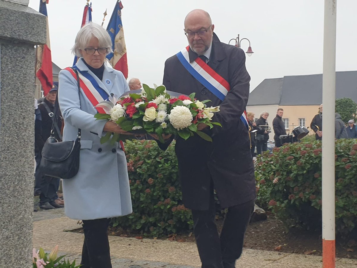 StTRAVERT's tweet photo. A Cerisy La salle avec #ValérieLeconte, ma suppléante. 
Pour nos blessés de guerre.
Pour nos orphelins, nos veuves et veufs de militaires tombés pour la France 🇫🇷.
Pour nos anciens combattants, héros d’hier.Pour nos soldats engagés pour la France 🇫🇷 et nos valeurs. #11Novembre https://t.co/pBMj5XhNLf