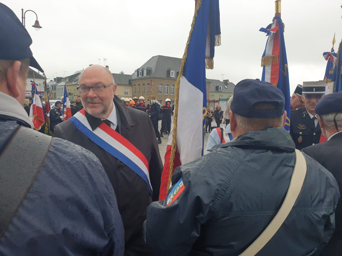 StTRAVERT's tweet photo. A Cerisy La salle avec #ValérieLeconte, ma suppléante. 
Pour nos blessés de guerre.
Pour nos orphelins, nos veuves et veufs de militaires tombés pour la France 🇫🇷.
Pour nos anciens combattants, héros d’hier.Pour nos soldats engagés pour la France 🇫🇷 et nos valeurs. #11Novembre https://t.co/pBMj5XhNLf