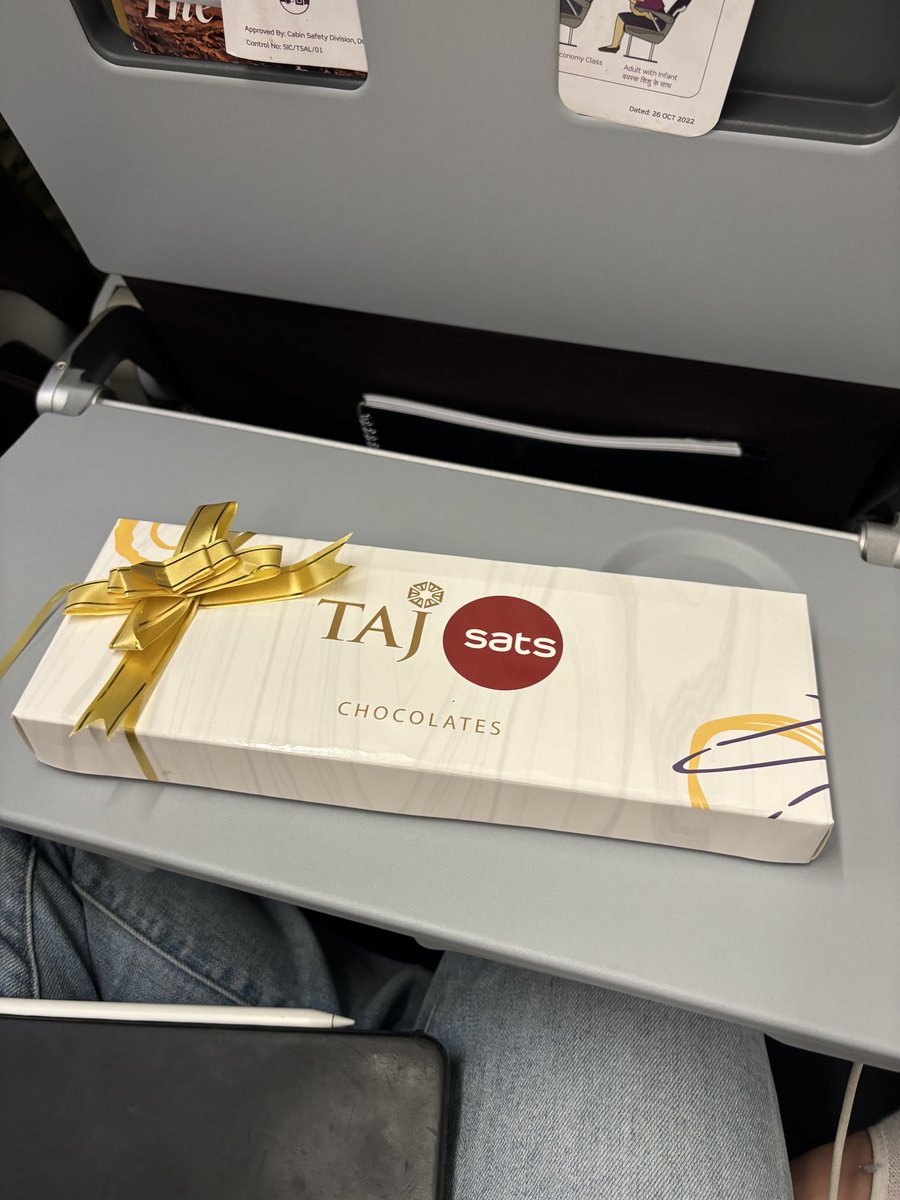 ChiragSamdaria's tweet photo. Never thought a brand departing could make me sad. @airvistara  you’ve set a remarkable benchmark of quality and consistency, kudos to the entire team. Always felt a sense of belonging when I flew Vistara. https://t.co/jHKBOxQNeD