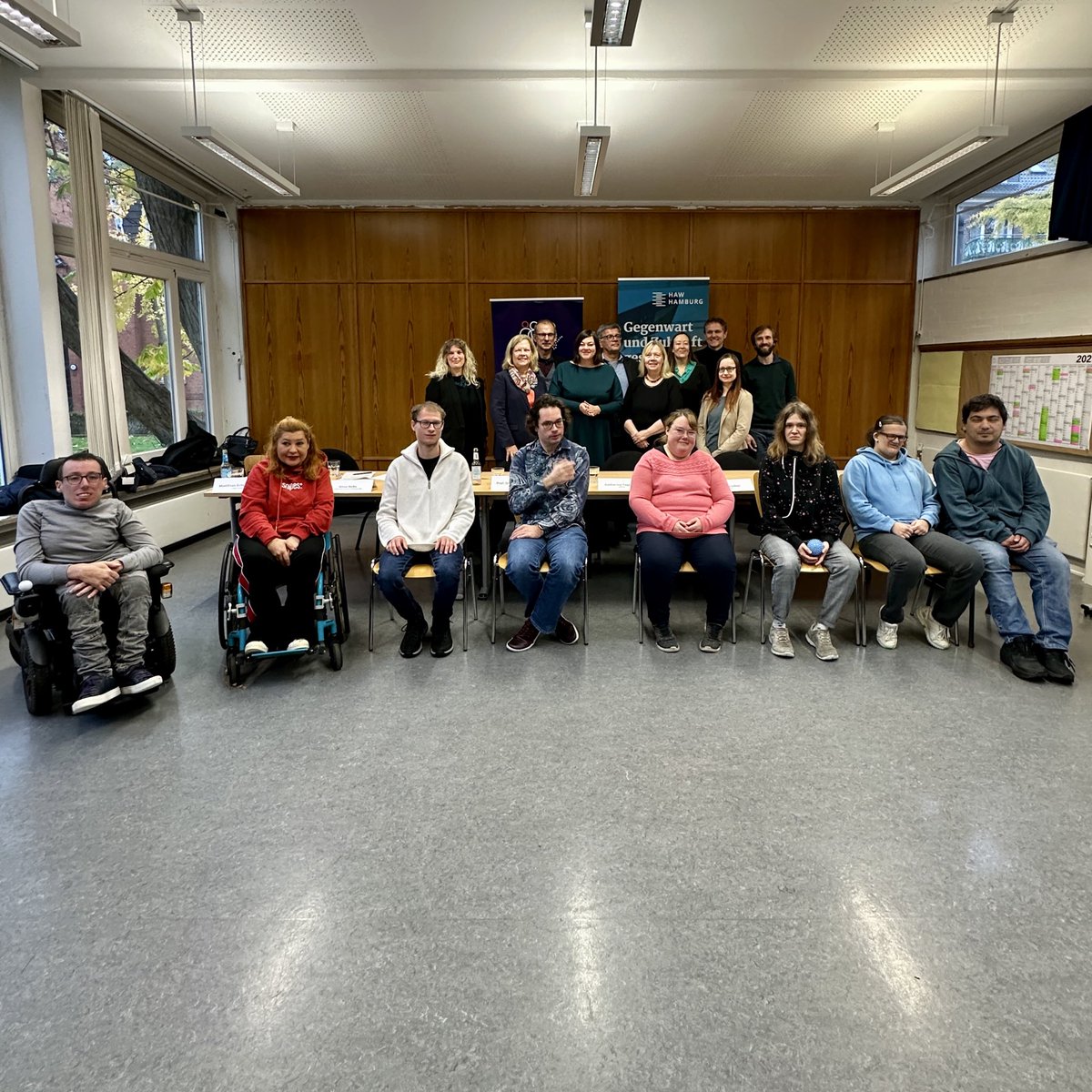 👏 Hamburg startet innovatives #Inklusionsprojekt: <a href="/fegebanks/">Katharina Fegebank</a> gratuliert @HAW_Hamburg zum Qualifizierungsproramm „Bildungsfachkräfte“ für Menschen mit Behinderungen. Nach der 3-jährigen Fachausbildung wirken sie als Inklusions-Botschafterinnen &amp; -Botschafter an der #Hochschule.