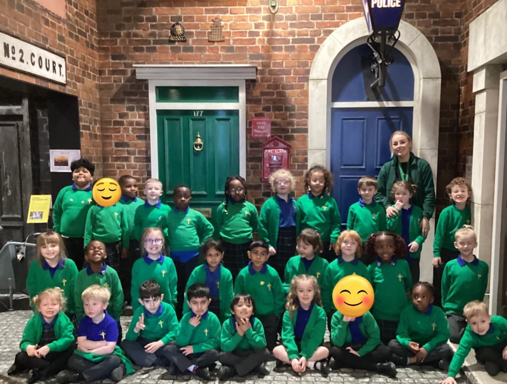 Miss Taylor tweet media