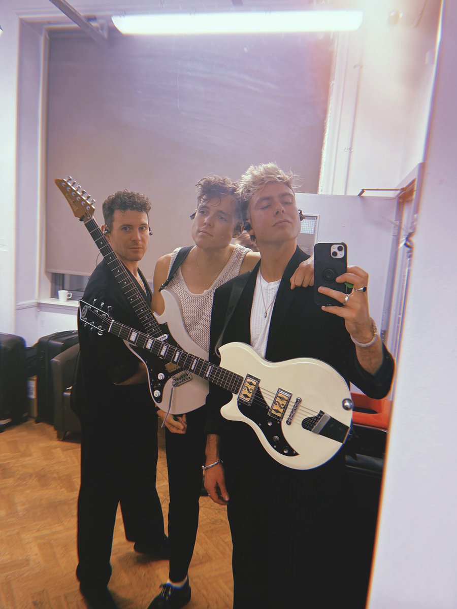 DTTVOfficial's tweet photo. 3 shows down of our uk run with @twinatlantic. north of england has not disappointed!! Class to meet so many new faces and to jump around getting sweaty with u all. Next up - cardiff, oxford, london. see u down the front 🖤x https://t.co/YCn6aMmpvT