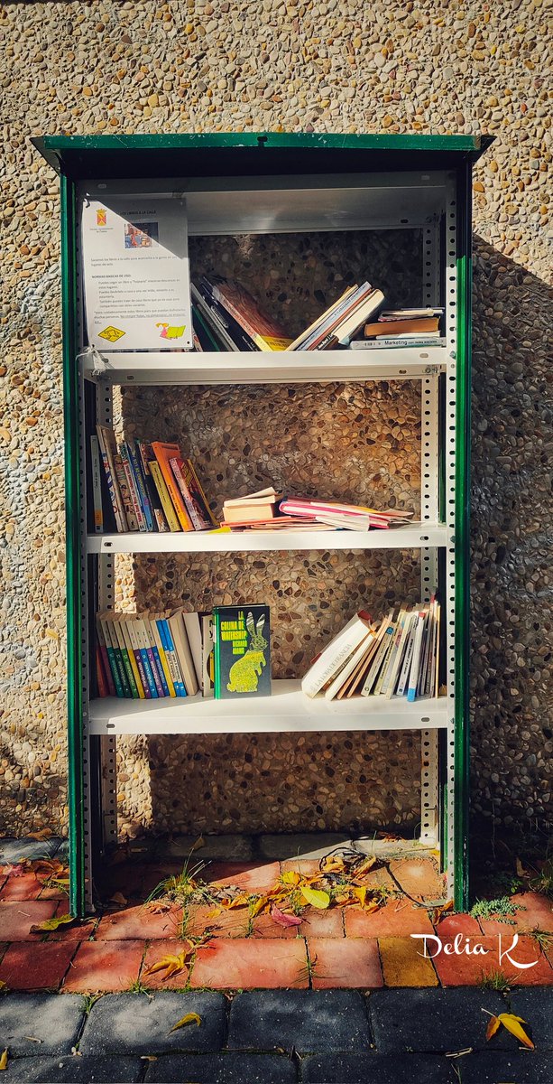 delia_kotrika's tweet photo. #BibliotecasUrbanas 📖 Nro27
#Cañete #Cuenca
#Liburuak 📚#Libros 📚 #Livres
#Bilduma #Colección #Books https://t.co/qa4LcZEyVN